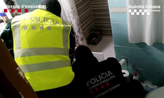 La operación fue conjunta entre los Mossos y la Guàrdia Urbana / MOSSOS D'ESQUADRA