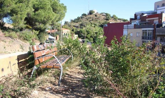 Uno de los solares creado hace unos años tras el derribo de tres casas en la calle Mühlberg del Carmel / AR