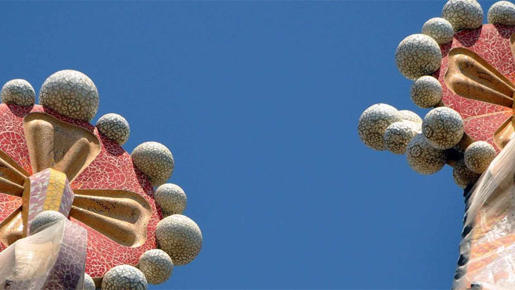 Parte superior del templo de la Sagrada Familia de Barcelona