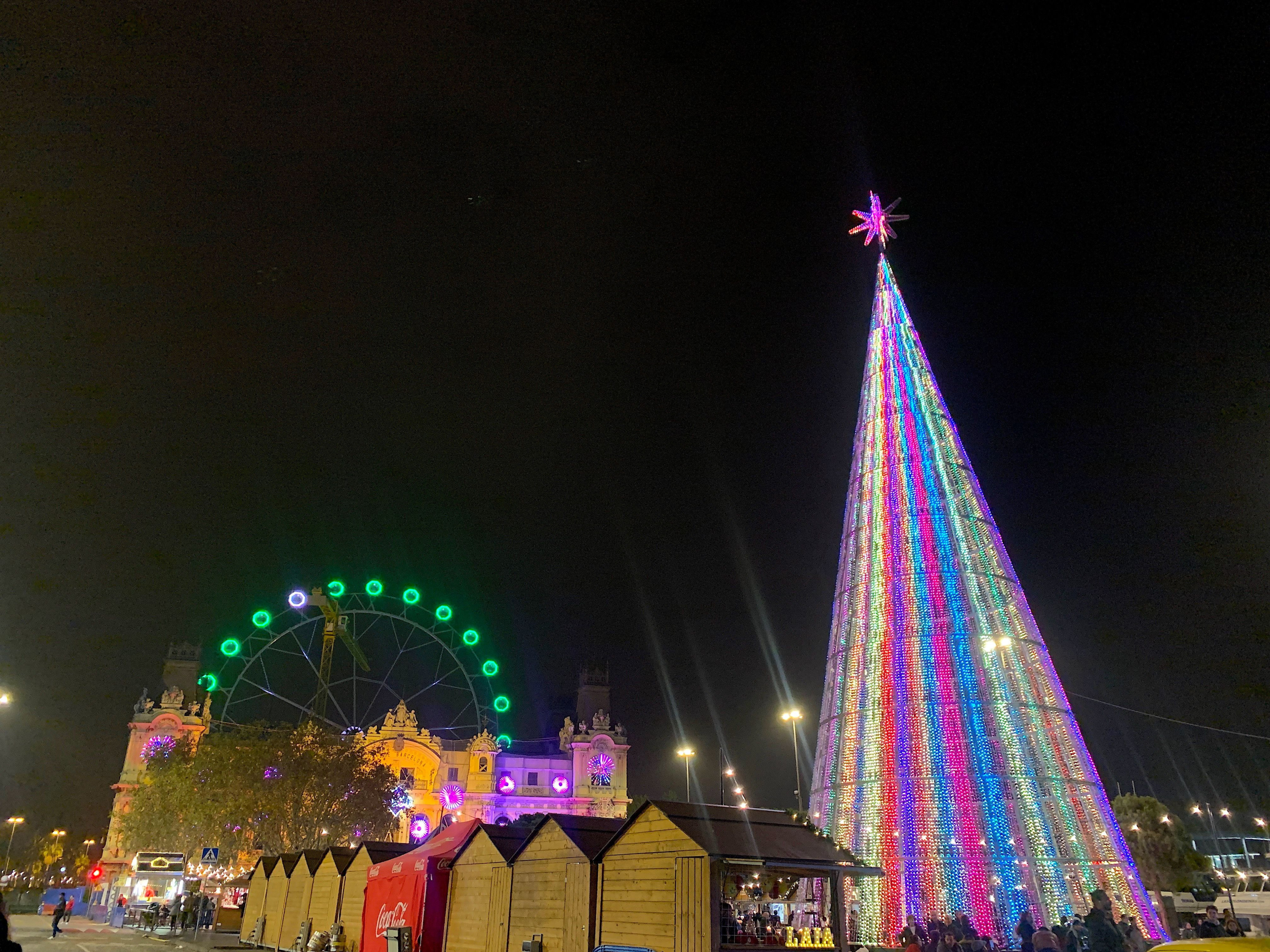 Plano general de la feria de Navidad del Port Vell / BMAGAZINE