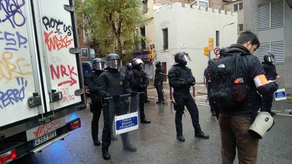 Los Mossos d'Esquadra durante el desahucio / TWITTER