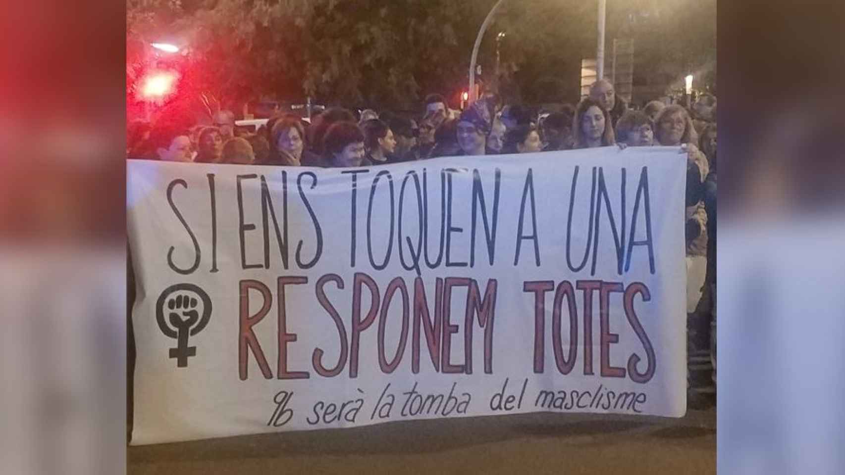 Protesta este viernes en Nou Barris donde un hombre fue arrestado el jueves por una doble violación. / NOVEMBRE FEMINISTA vía TWITTER