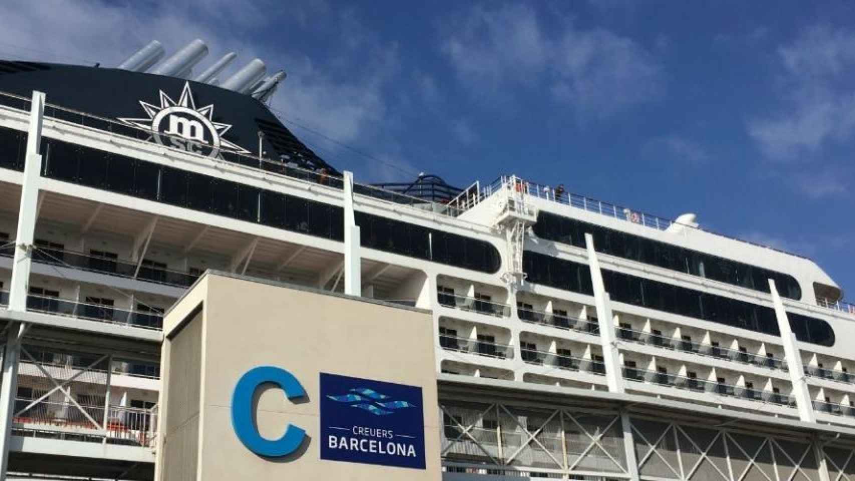 MSC Magnifica en el Puerto de Barcelona / MIKI