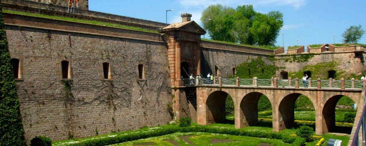 Puente de acceso al Castillo de Montjuïc / ARCHIVO