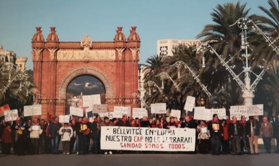 Vecinos de Bellvitge trasladaron las protestas contra el cierre del CAP hasta Barcelona.