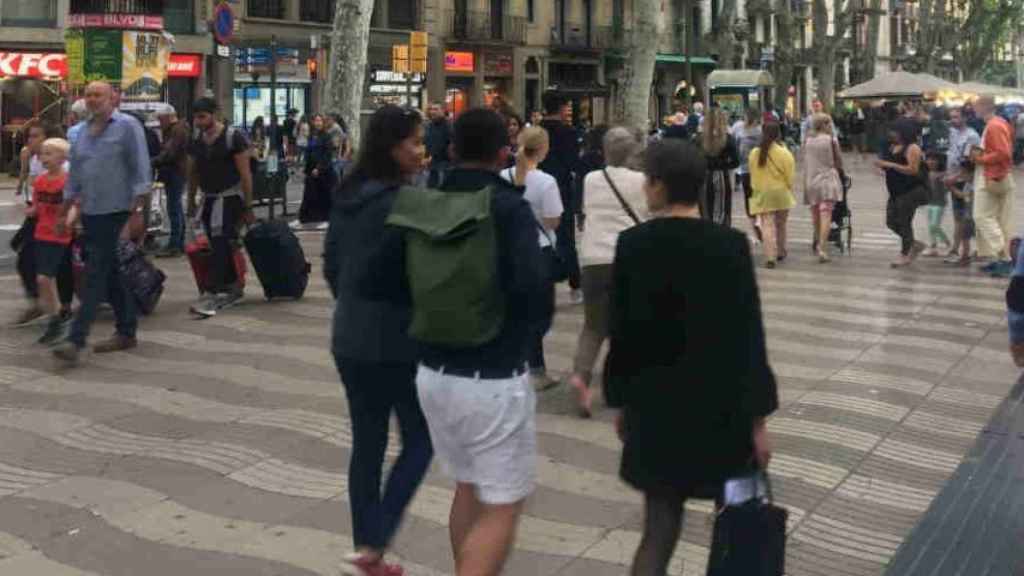 Turistas en la Rambla de Barcelona / CR