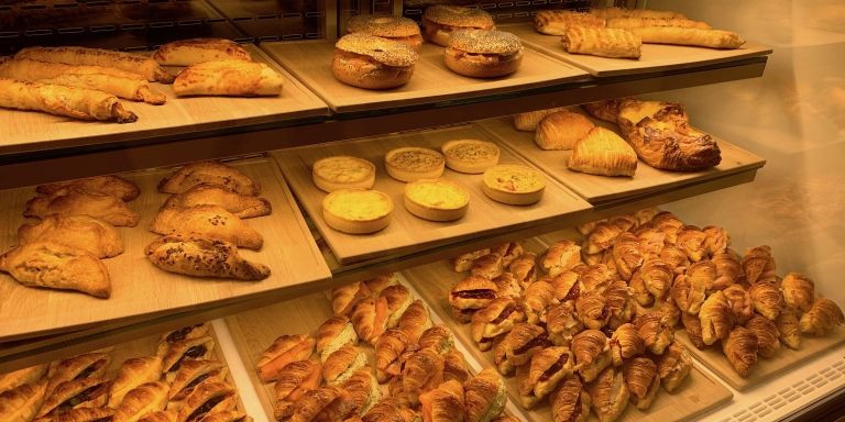 Expositor de la primera tienda de Manolo Bakes en Barcelona / V.M.