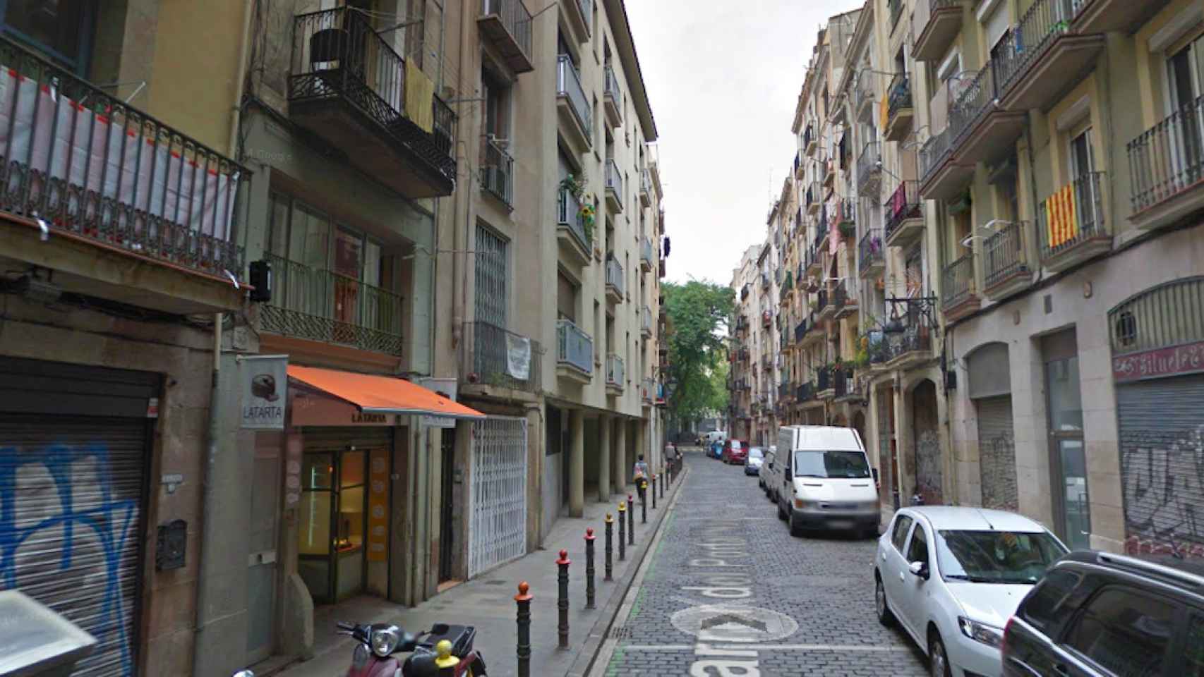 Calle Portal Nou en la que se ha producido un incendio en el que se ha encontrado un cuerpo con signos de violencia / GOOGLE MAPS