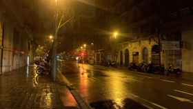 Calle Paris de Barcelona afectada por los chubascos del temporal Gloria / V.M.