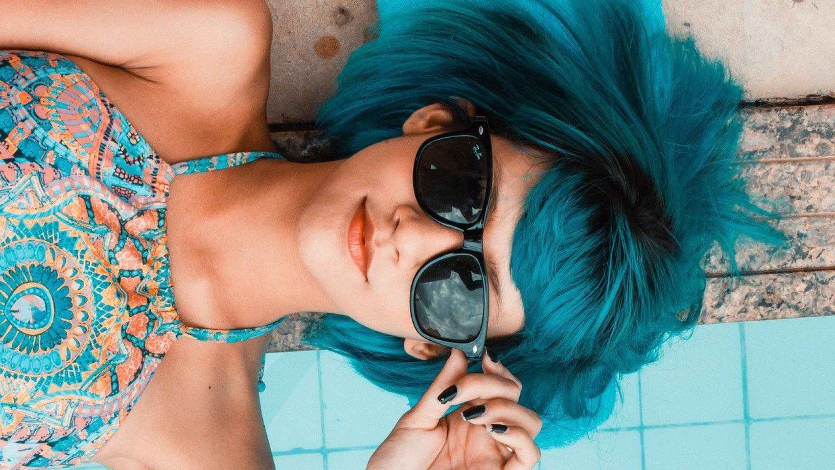 Mujer con gafas de una de estas ópticas / Daniel Sampaio Neto - PIXABAY