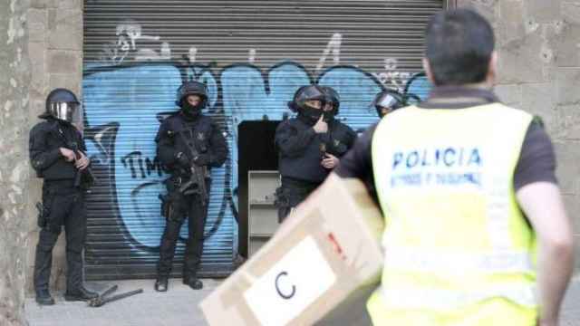Operativo policial contra los Latin Kings en Barcelona, el 10 de junio de 2015 / EFE
