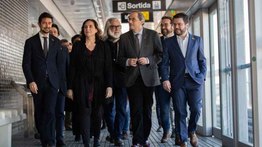 Ada Colau y Quim Torra en la estación de metro de Zona Franca / EFE