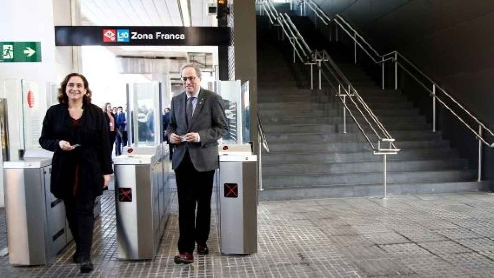 Imagen de archivo de Quim Torra y Ada Colau inaugurando la estación de la Zona Franca de la L10 Sud del metro de Barcelona