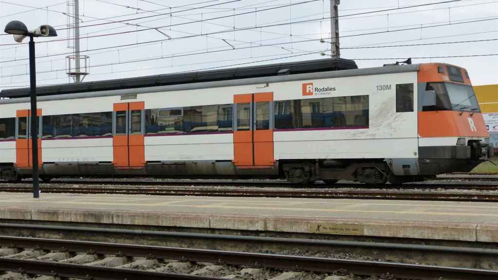 Un tren en marcha de Rodalies