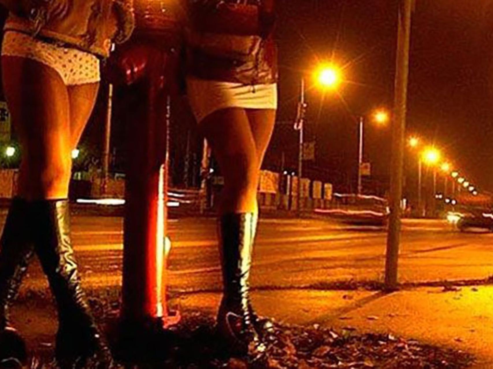 Abolicionistas contra regulacionistas: la prostitución divide a la  izquierda barcelonesa