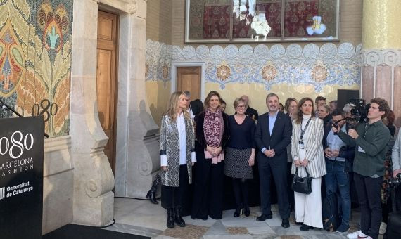 Judit Mascó, Marta Felip, Núria Sardà, Jaume Collboni y Muntsa Vilalta en el homenaje a Andrés Sardá en la 080 / V.M.