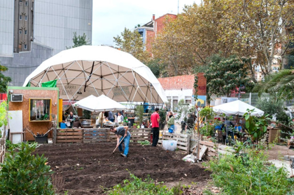 Huerto urbano de 'Germanetes' en el distrito de l'Eixample / @CecileDiguet