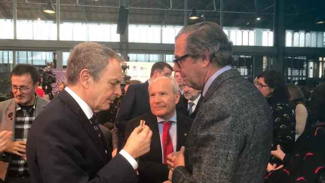 José Luis Rodríguez Zapatero durante una anterior visita a Barcelona con José Montilla y Lluís Sanz, en una comida organizada por el Gremi de Restauració