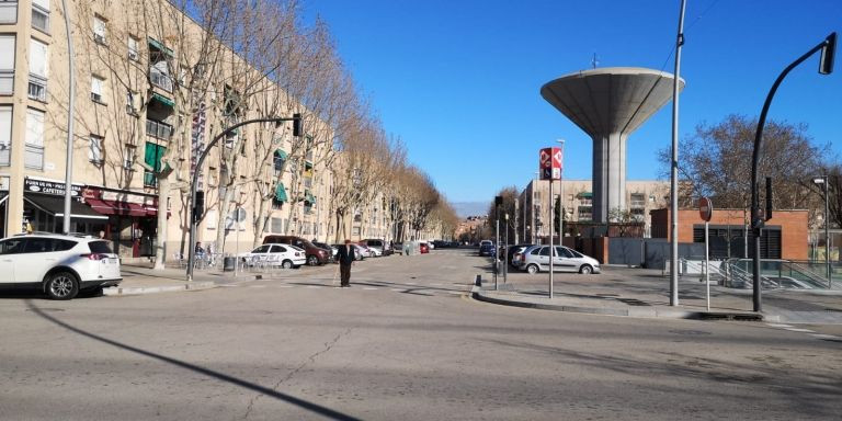 Calle de Sant Cosme, el barrio más conflictivo de El Prat / GUILLEM ANDRES