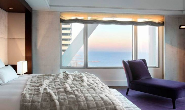 Suite con vistas al mar del lujoso Hotel Arts, ubicado en la Barceloneta