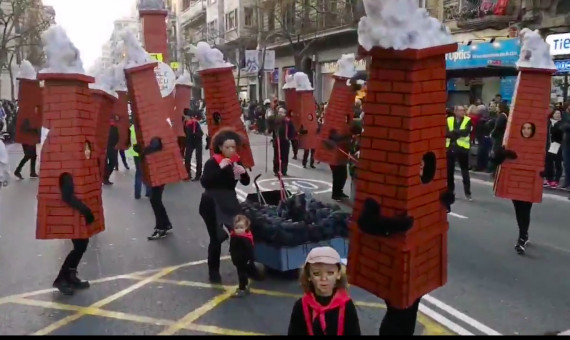 El Carnaval de Sants es uno de los más concurridos de la ciudad / TWITTER