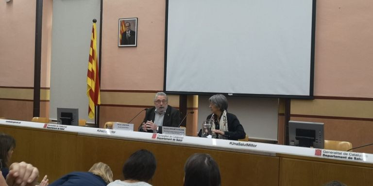 Guix y Ricard, durante la rueda de premsa de esta tarde sobre los detalles del primer caso de coronavirus en Cataluña / G.A