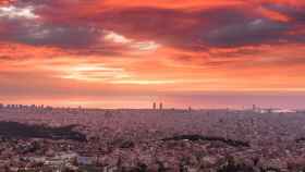 Amanecer en Barcelona desde el Observatori Fabra / ALFONS PUERTAS