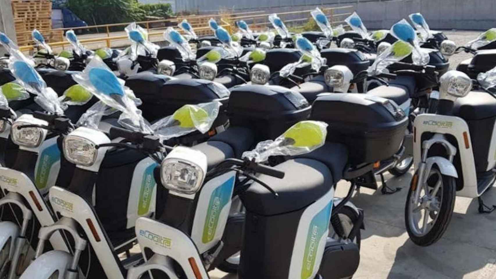 Motos de alquiler de la empresa ECooltra que funcionan en Barcelona / ECOOLTRA