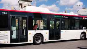 Bus de TMB en plaza Espanya / TMB