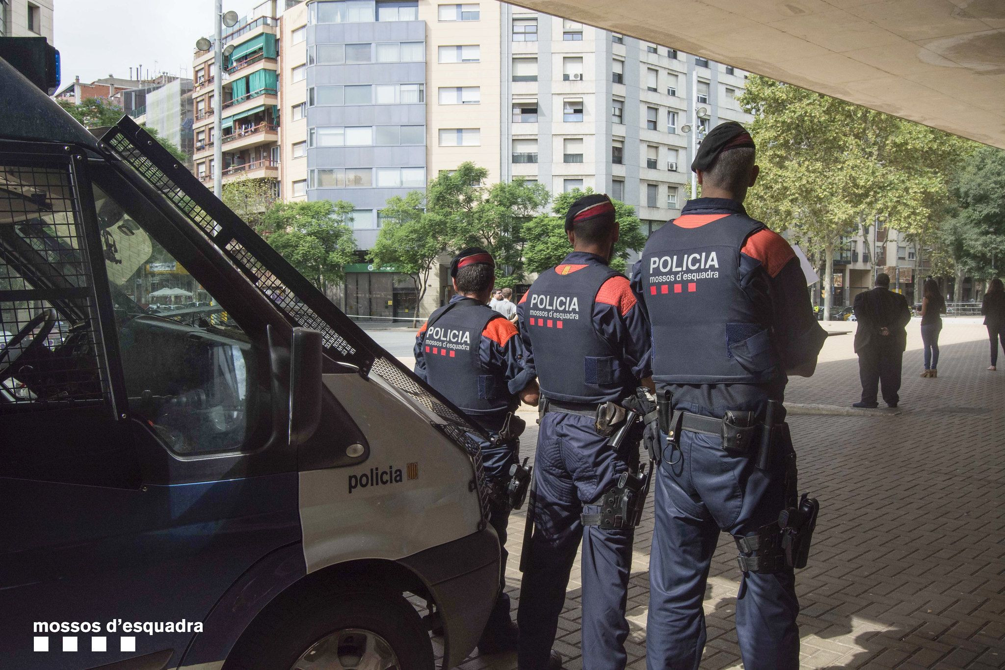 Agentes de los Mossos d'Esquadra en L'Hospitalet / MOSSOS