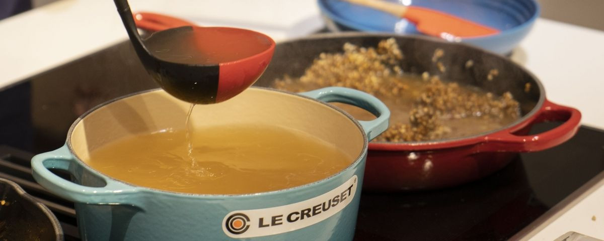 Detalle de las ollas de Le Creuset durante el 'showcooking' de Marc Ribas / LENA PRIETO