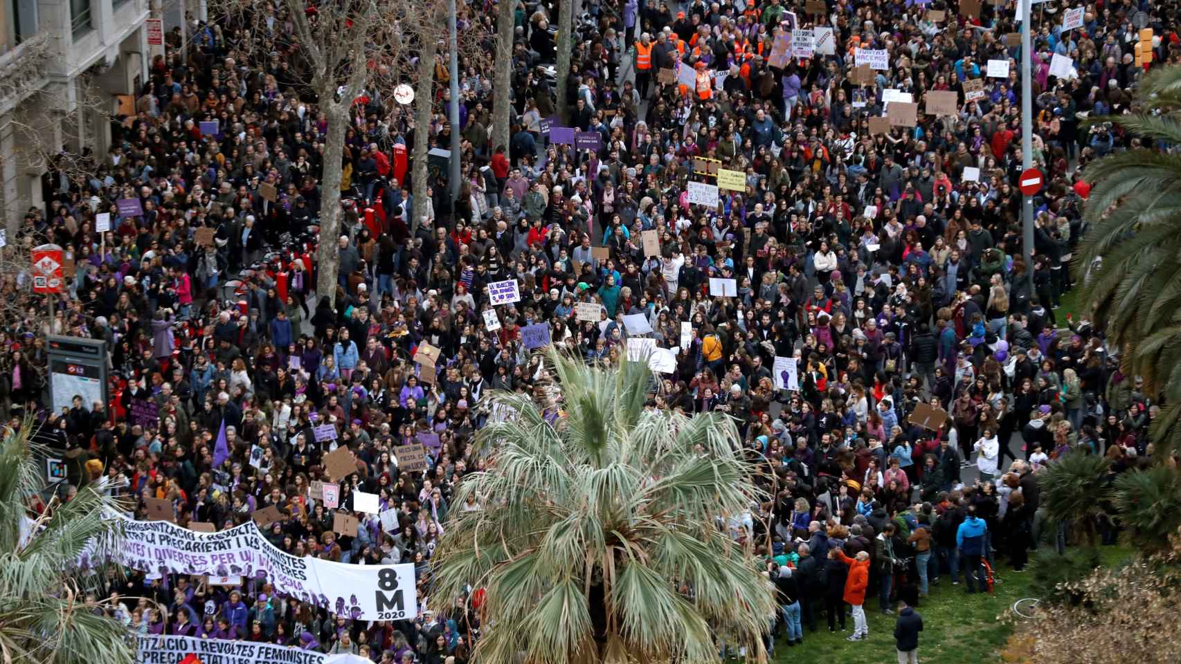 Las feministas toman la plaza Tetuán