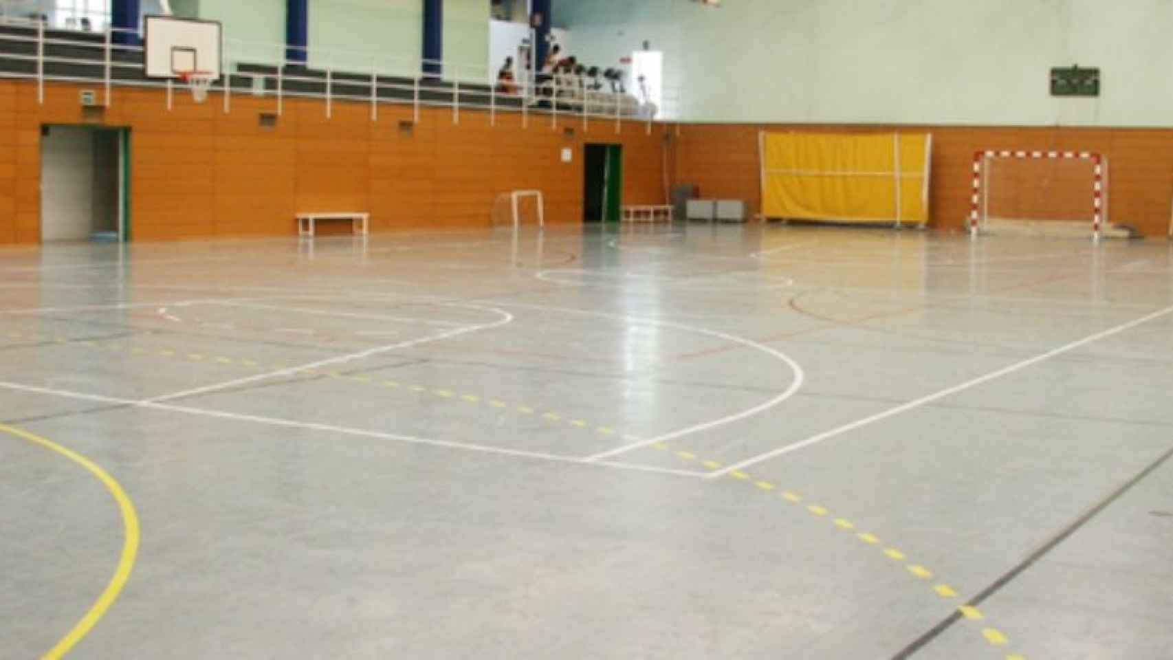 Pista polideportiva del gimnasio de Can Cuiàs / EUROFITNESS