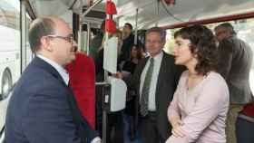 Enric Cañas, exconsejero delegado de TMB, junto a la expresidenta de la empresa, Mercede Vidal / TMB