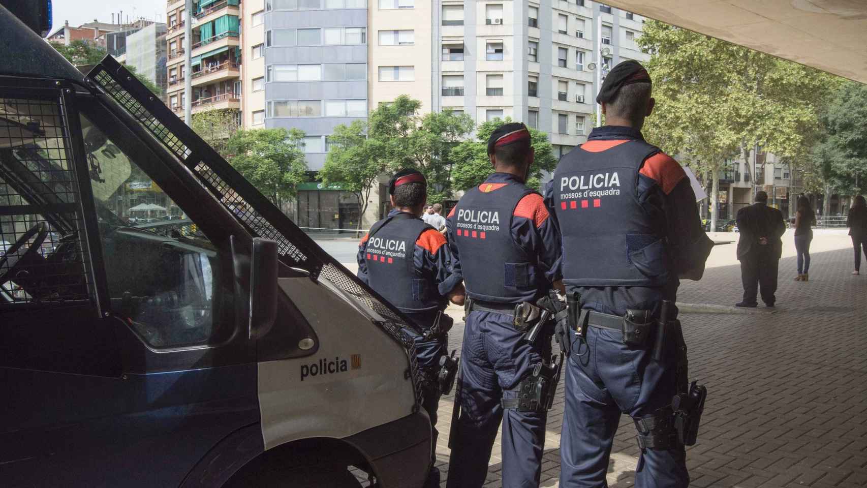 Agentes de los Mossos d'Esquadra / MOSSOS