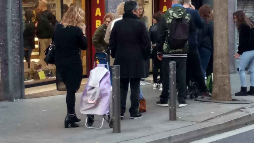 estancosCola en un estanco del barrio del Carmel de Barcelona