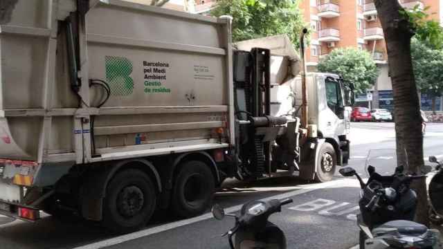 Un camión de la basura en Barcelona