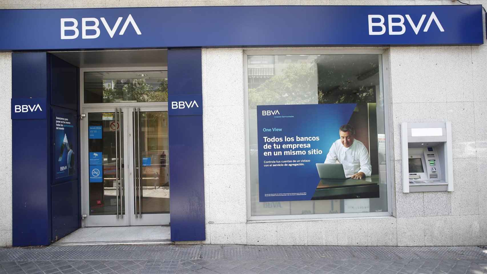 Exterior de una oficina del BBVA / ARCHIVO