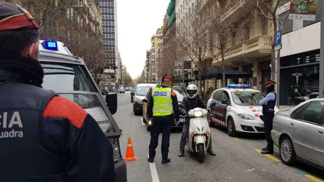 Imagen del control de movilidad de Mossos de este martes en el que se produjo la detención / TWITTER MOSSOS