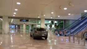 Vehículo que ha intentado acceder al interior del Aeropuerto de Barcelona-El Prat / MOSSOS D'ESQUADRA