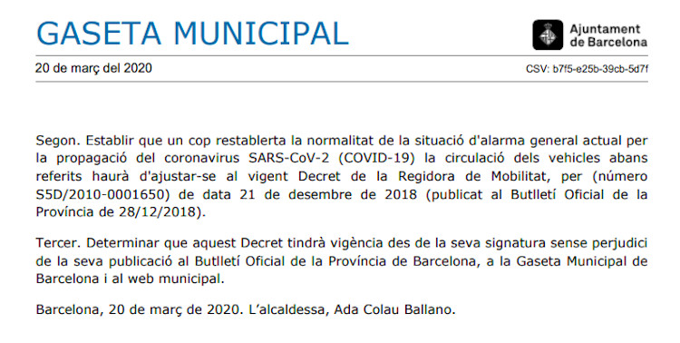 Colau, con ganas de multar a los coches contaminantes lo antes posible / AJ. DE BARCELONA