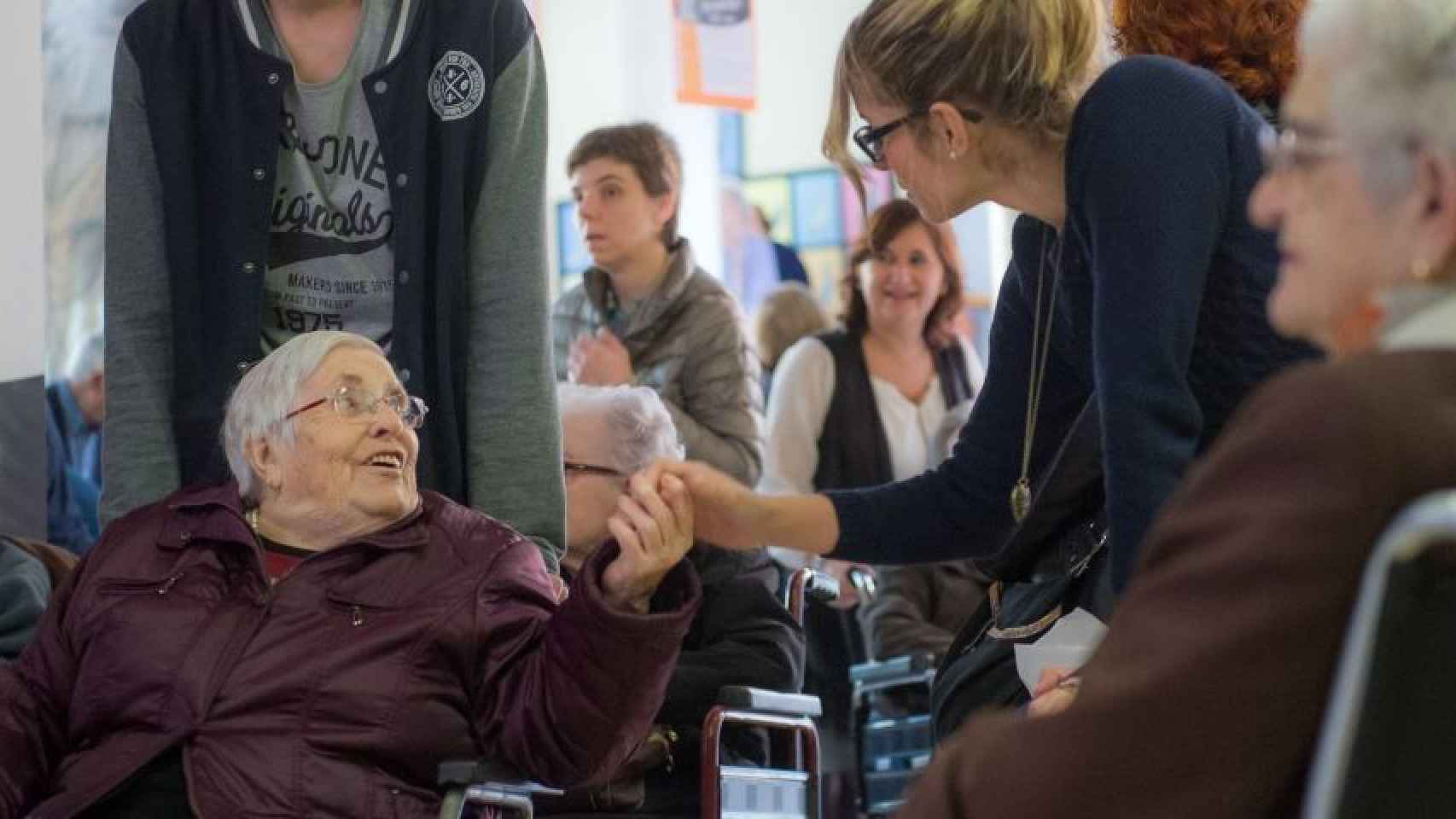 Una geriátrico de ancianos en Barcelona / ARCHIVO