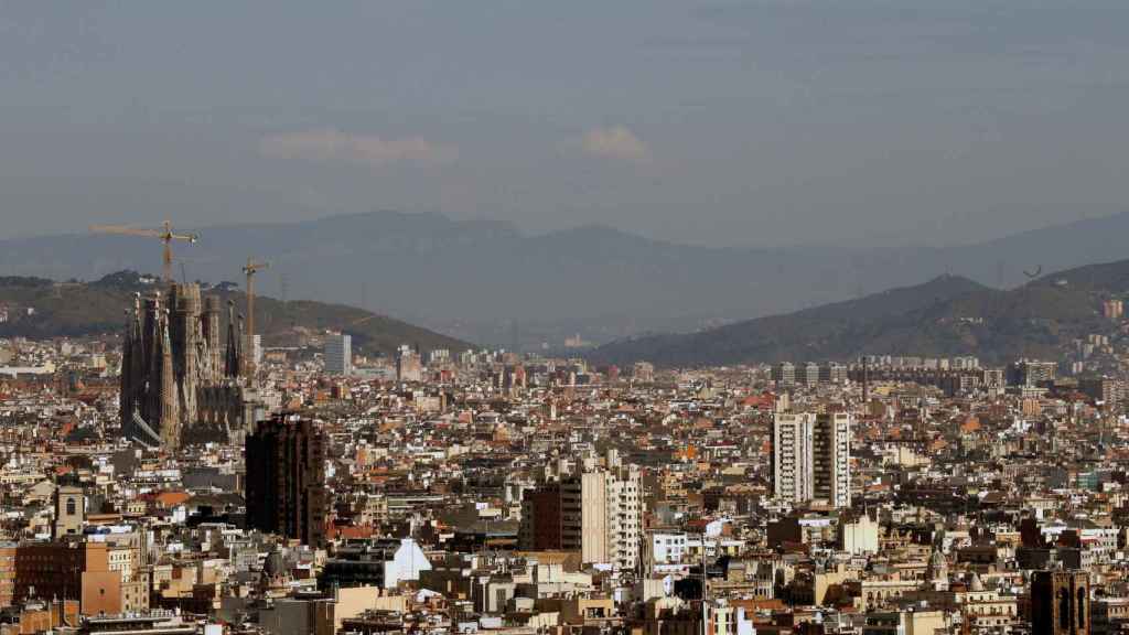 Barcelona con una atmósfera prácticamente limpia de contaminación