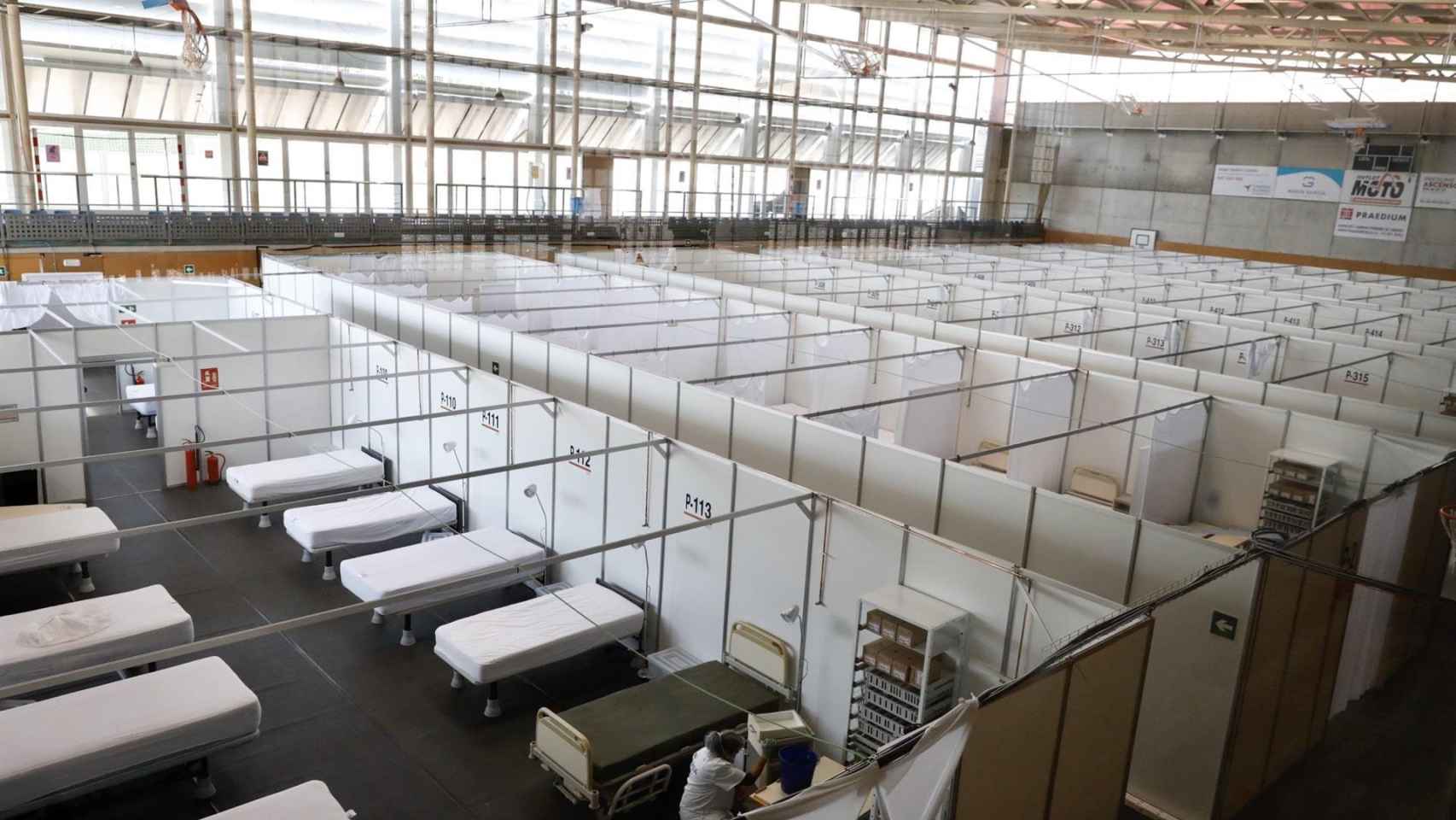 Pabellón en Barcelona para pacientes con coronavirus / AJ BCN