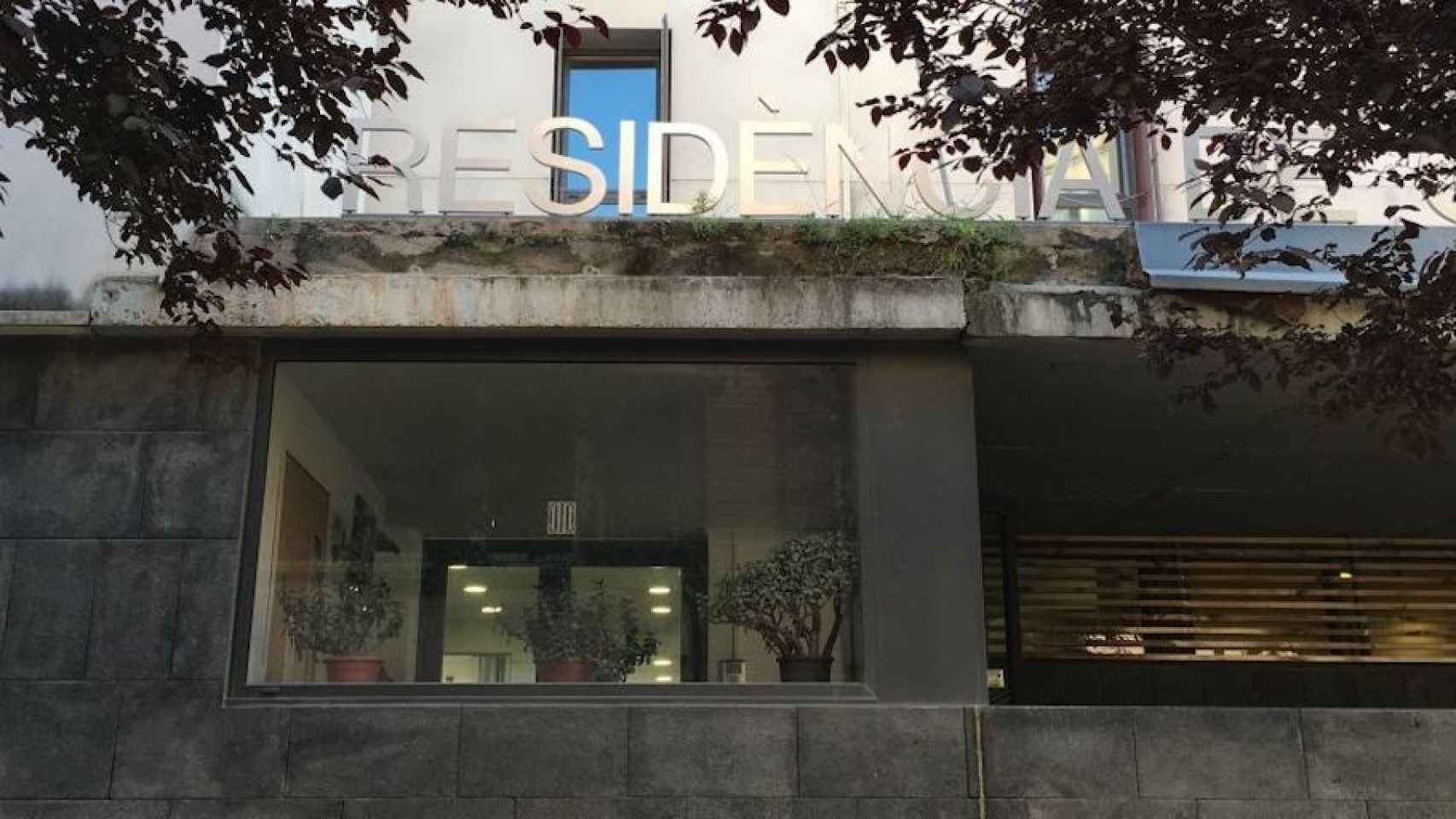 Fachada de la residencia Mossèn Vidal i Aunos de Sants / M S