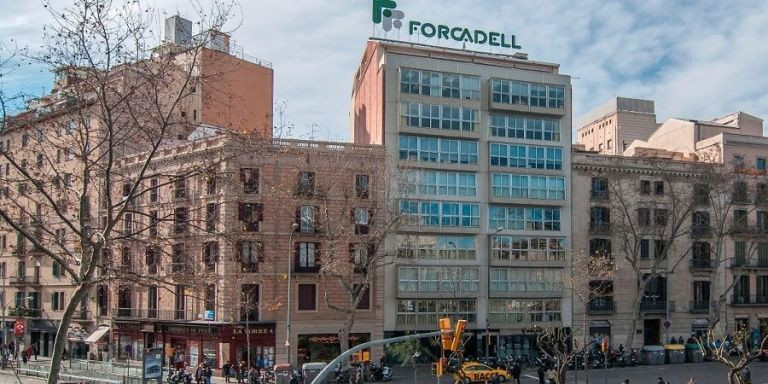 Sede de Fincas Forcadell, en la plaza Universitat de Barcelona