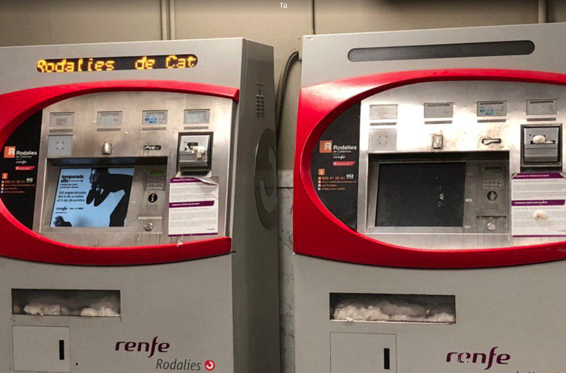 Máquina de billetes de Renfe en una estación de tren / ARCHIVO