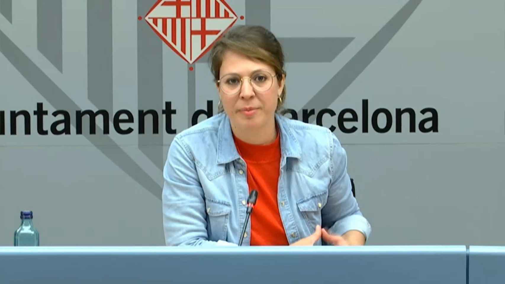 La teniente de alcaldía de Urbanismo, Janet Sanz, en rueda de prensa telemática sobre el coronavirus / AY. DE BCN