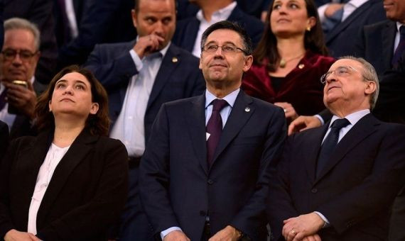 Ada Colau, Josep Maria Bartomeu y Florentino Pérez en el palco del Barça / EFE