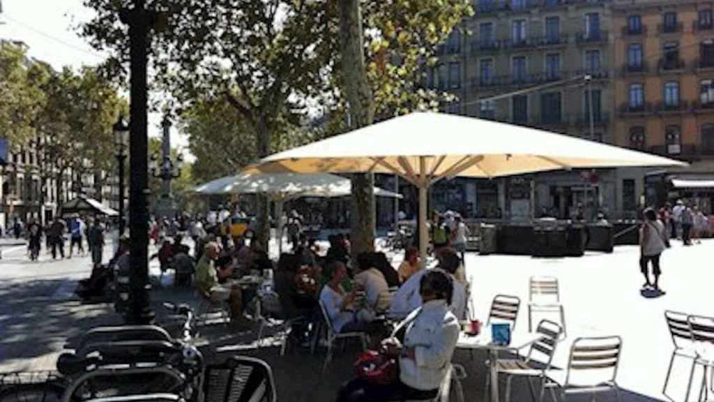 Terraza del bar Zúrich, uno de los negocios ahora cerrado en Barcelona / EUROPA PRESS